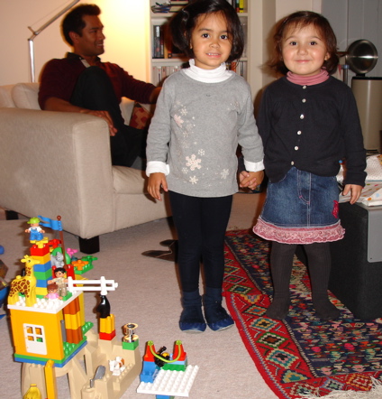 8 Nov Amelie and Anaelle 1.jpg